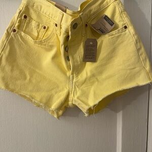 LEVIS high rise shorts size 26